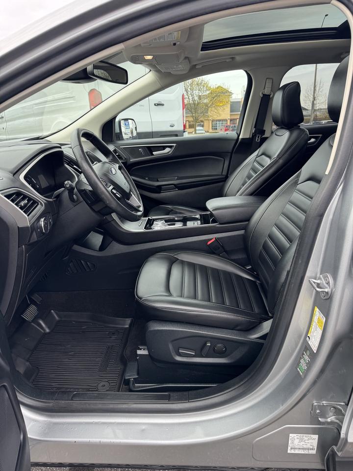 2020 Ford Edge SEL AWD Photo
