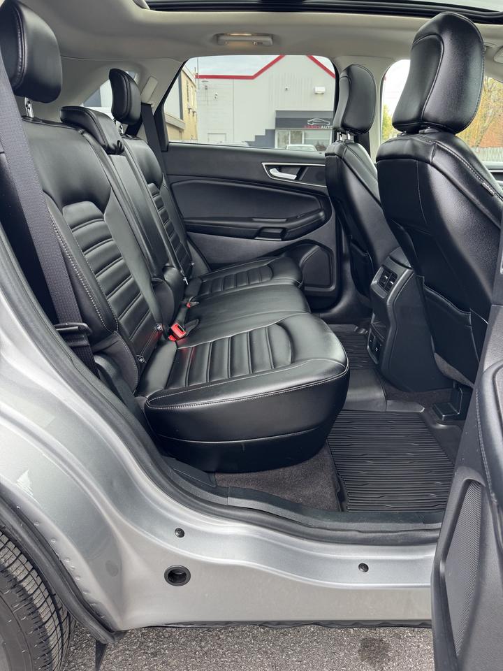 2020 Ford Edge SEL AWD Photo