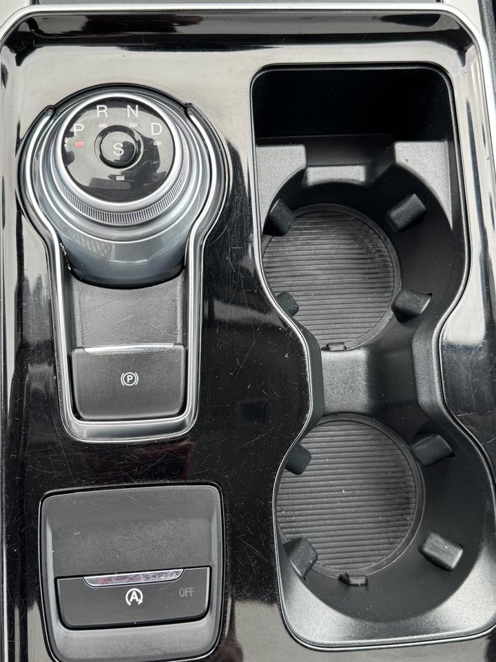 2020 Ford Edge SEL AWD Photo
