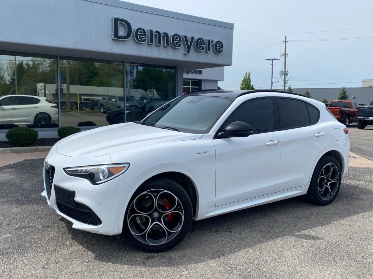 2022 Alfa Romeo Stelvio Veloce AWD Photo0