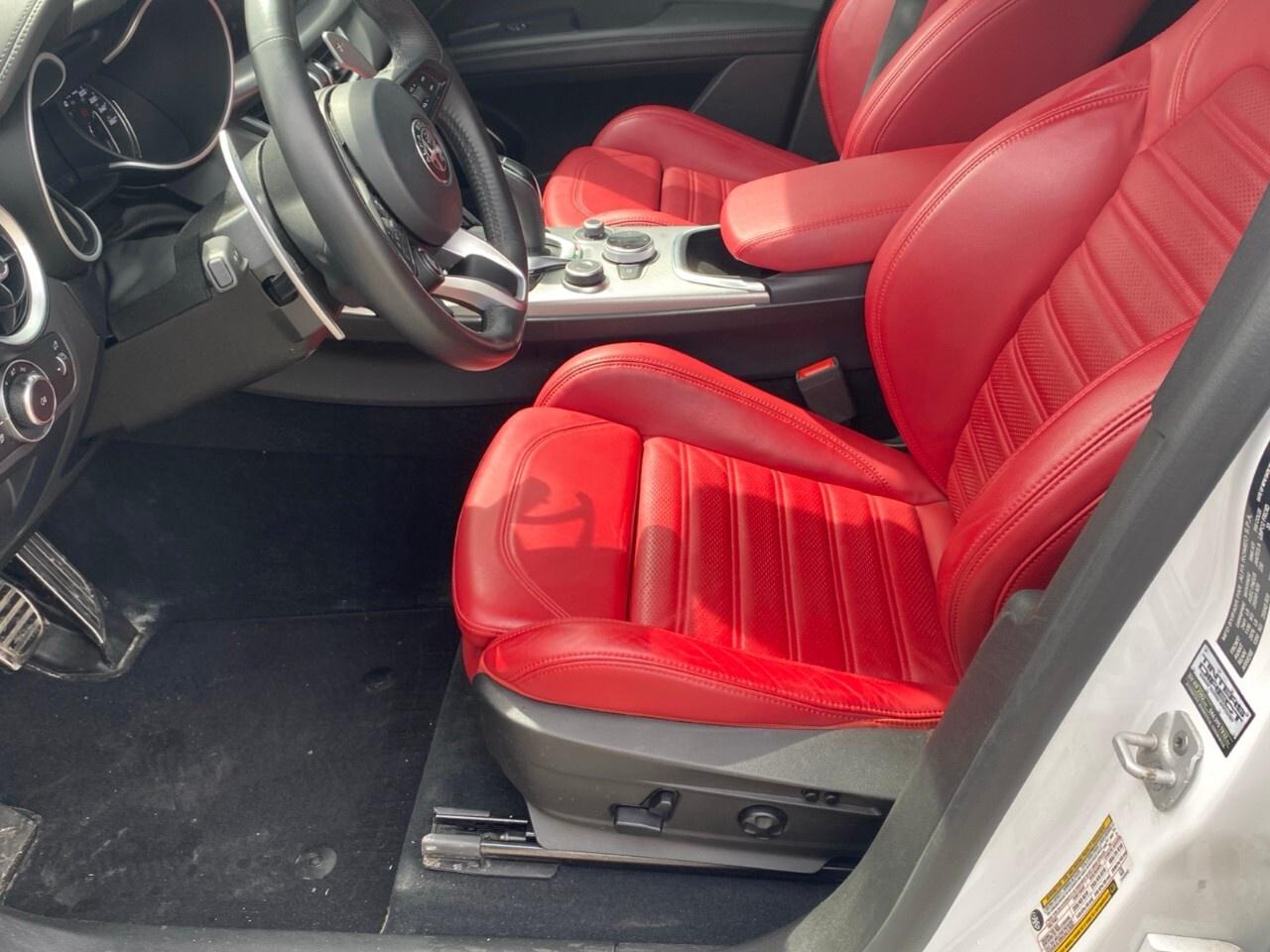 2022 Alfa Romeo Stelvio Veloce AWD Photo