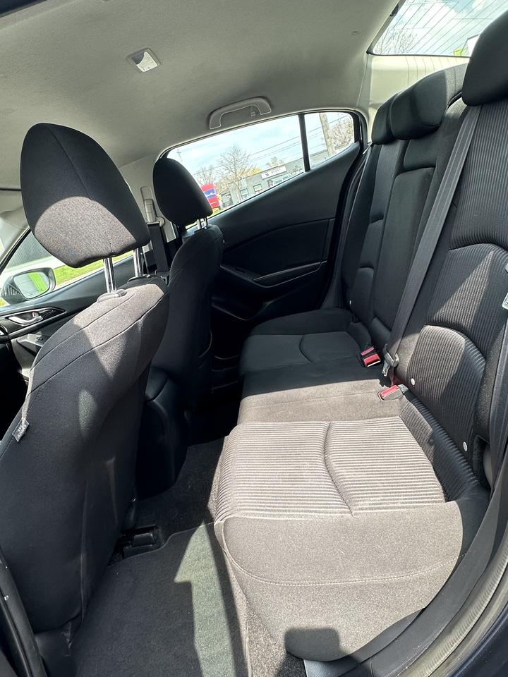 2015 Mazda MAZDA3 i Touring Photo