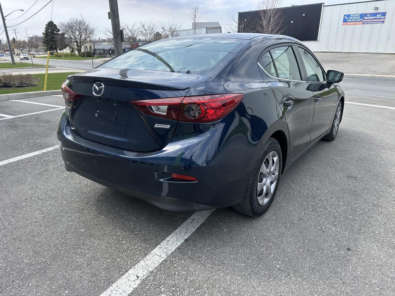 2015 Mazda MAZDA3 i Touring Photo4