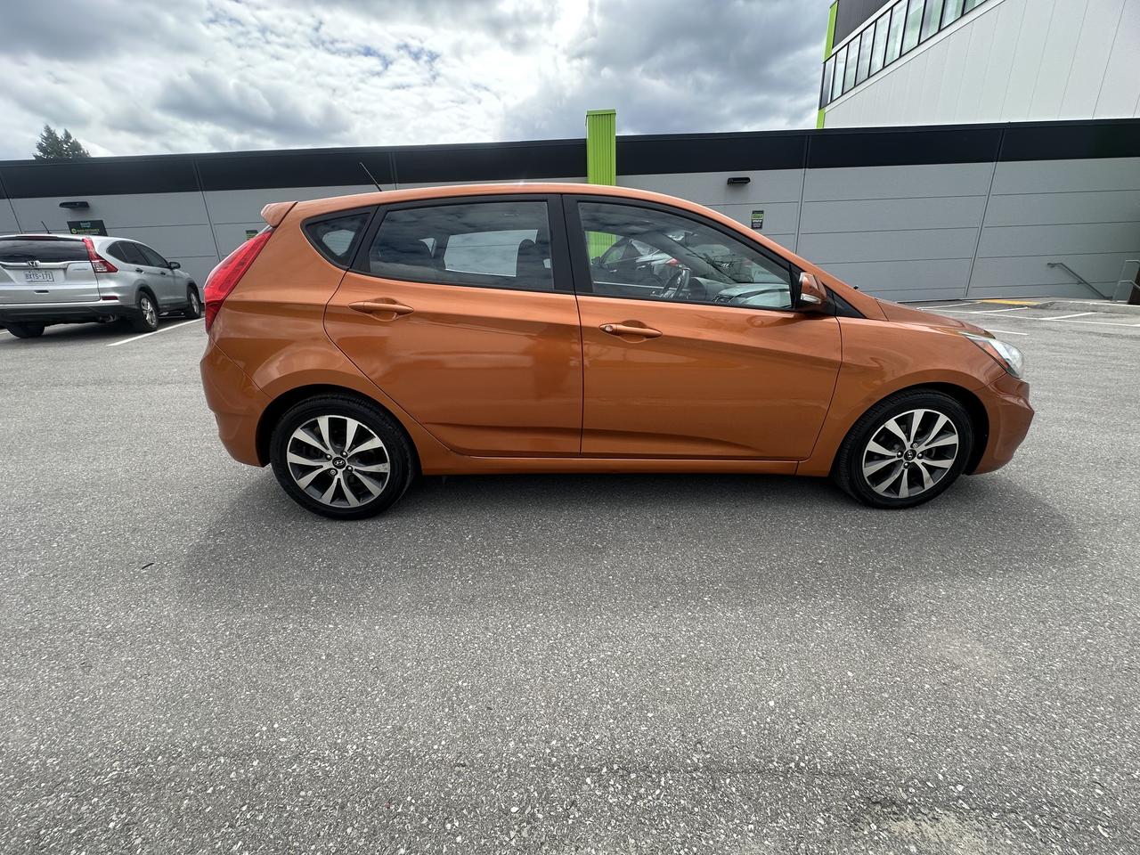 2015 Hyundai Accent SPORT Photo2