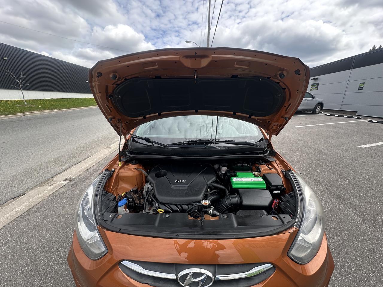 2015 Hyundai Accent SPORT Photo