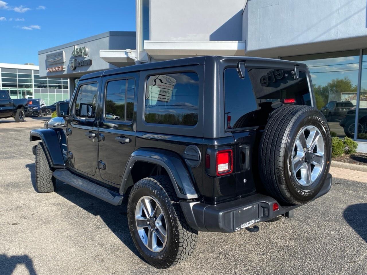 2021 Jeep Wrangler Unlimited Sahara 4X4 Photo2