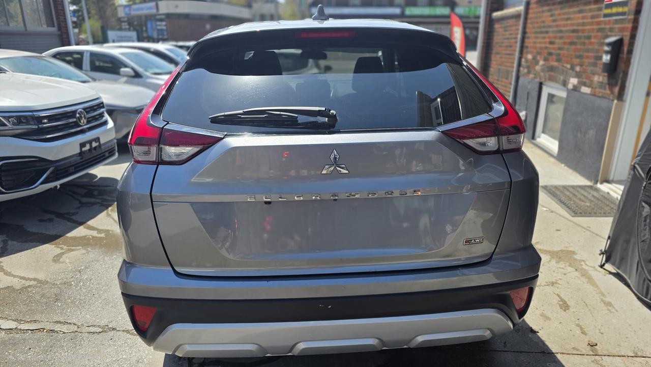 2024 Mitsubishi Eclipse Cross SE Photo