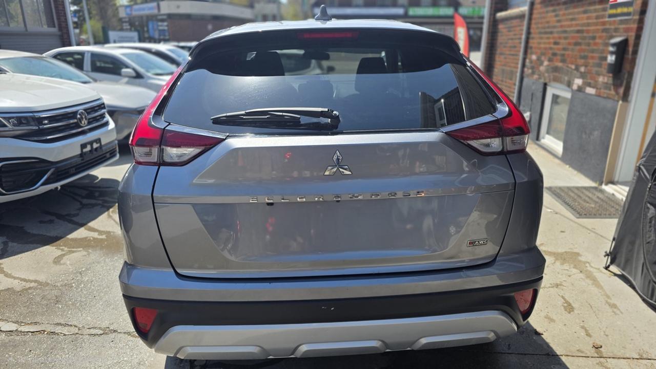 2024 Mitsubishi Eclipse Cross SE Photo