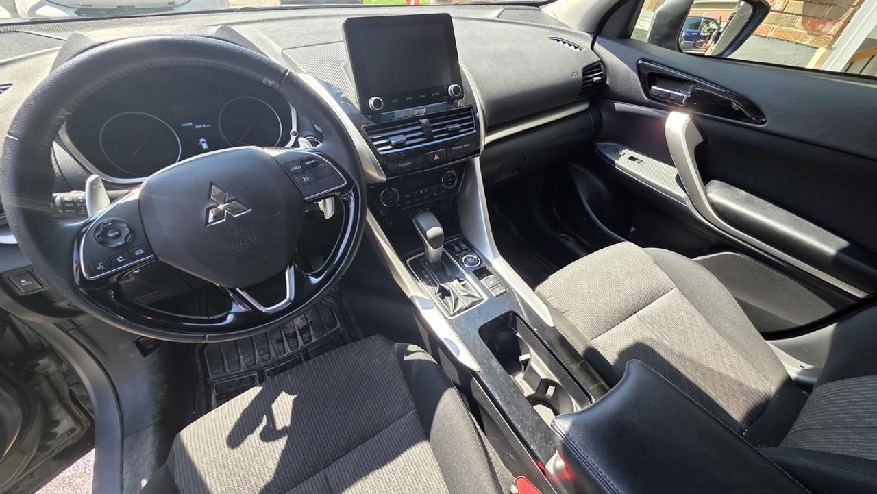 2024 Mitsubishi Eclipse Cross SE Photo