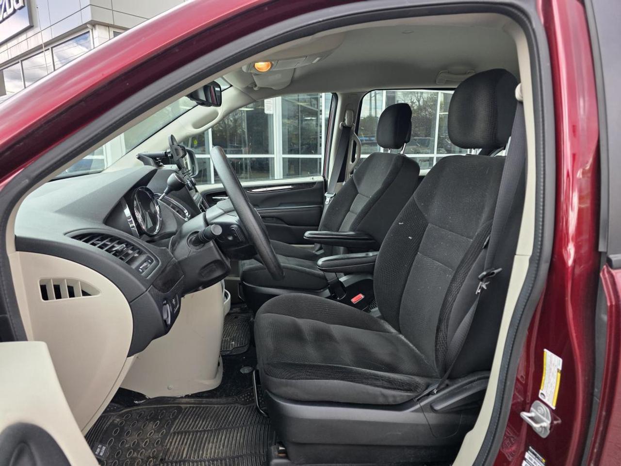 2017 Dodge Grand Caravan REAR CAMERA 1 OWNER Photo