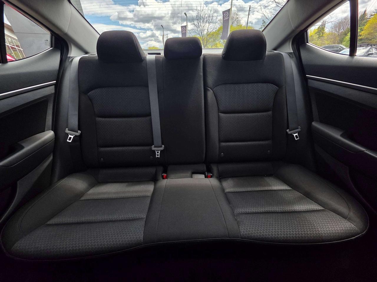 2017 Hyundai Elantra GL AUTO LOW KM CLEAN CARFAX Photo