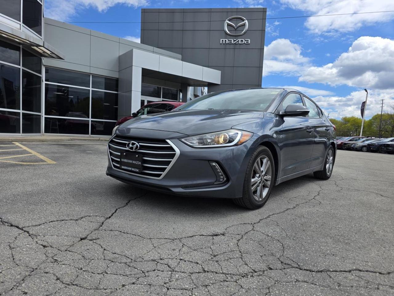 2017 Hyundai Elantra Gl auto low Km clean Photo