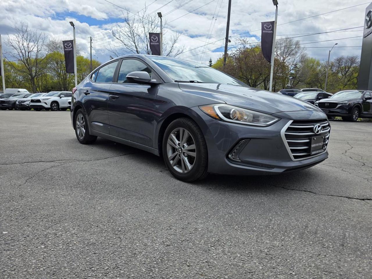 2017 Hyundai Elantra Gl auto low Km clean Photo2