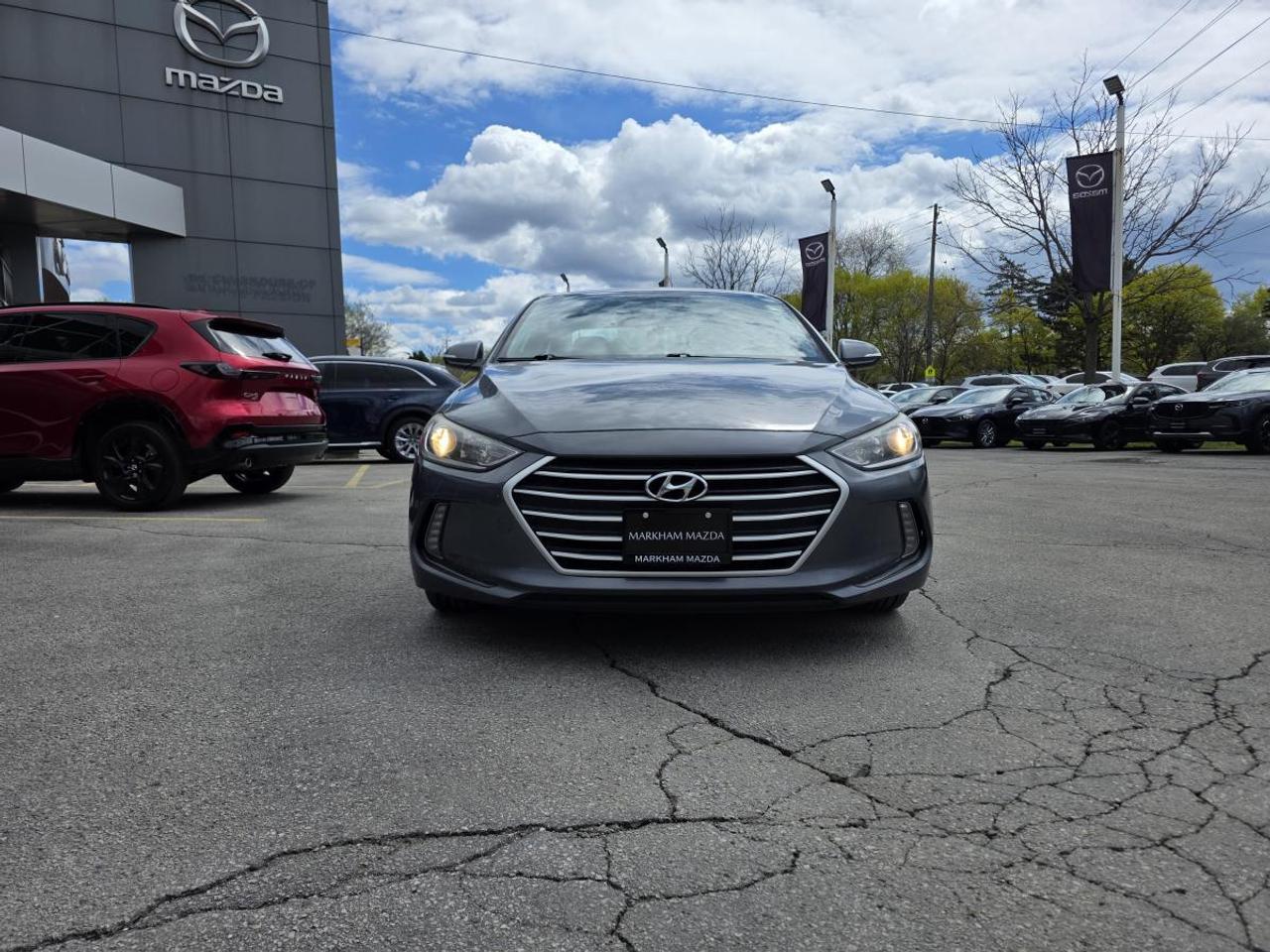 2017 Hyundai Elantra Gl auto low Km clean Photo