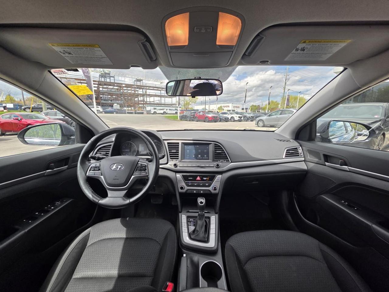 2017 Hyundai Elantra Gl auto low Km clean Photo