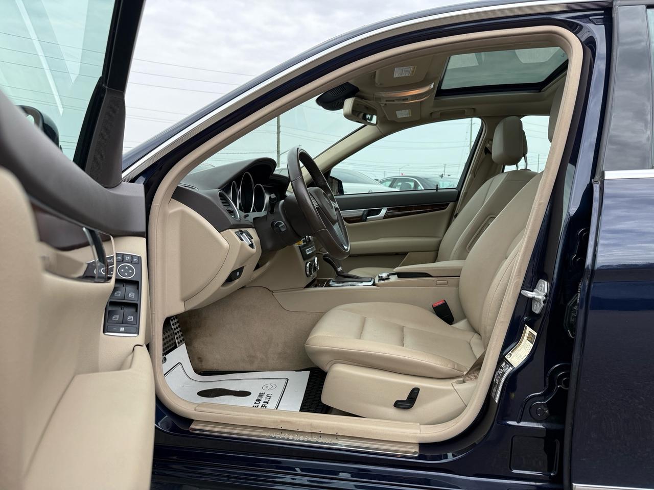 2012 Mercedes-Benz C-Class C 300 4MATIC  ONE OWNER CERTIFED MINT Photo