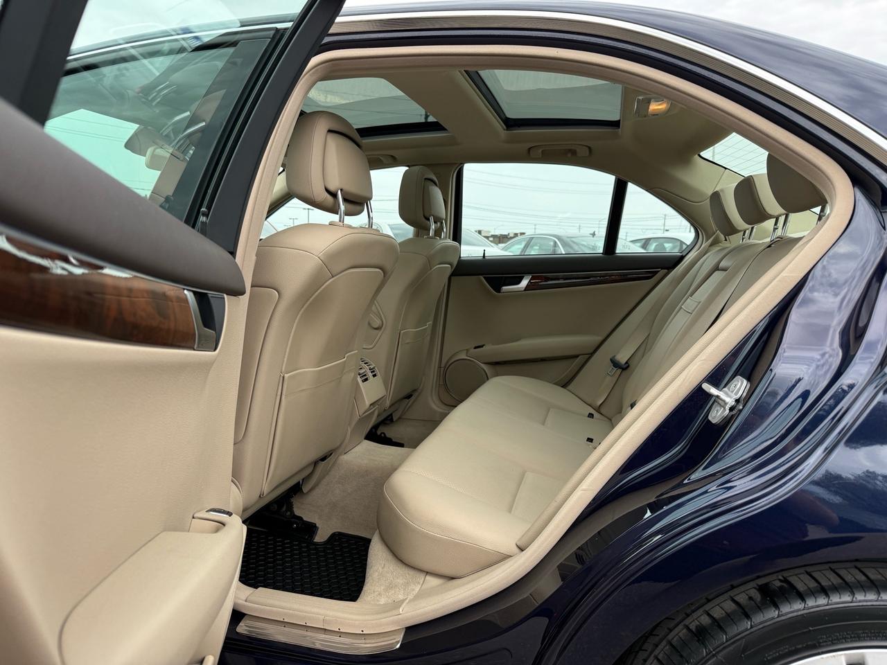 2012 Mercedes-Benz C-Class C 300 4MATIC  ONE OWNER CERTIFED MINT Photo