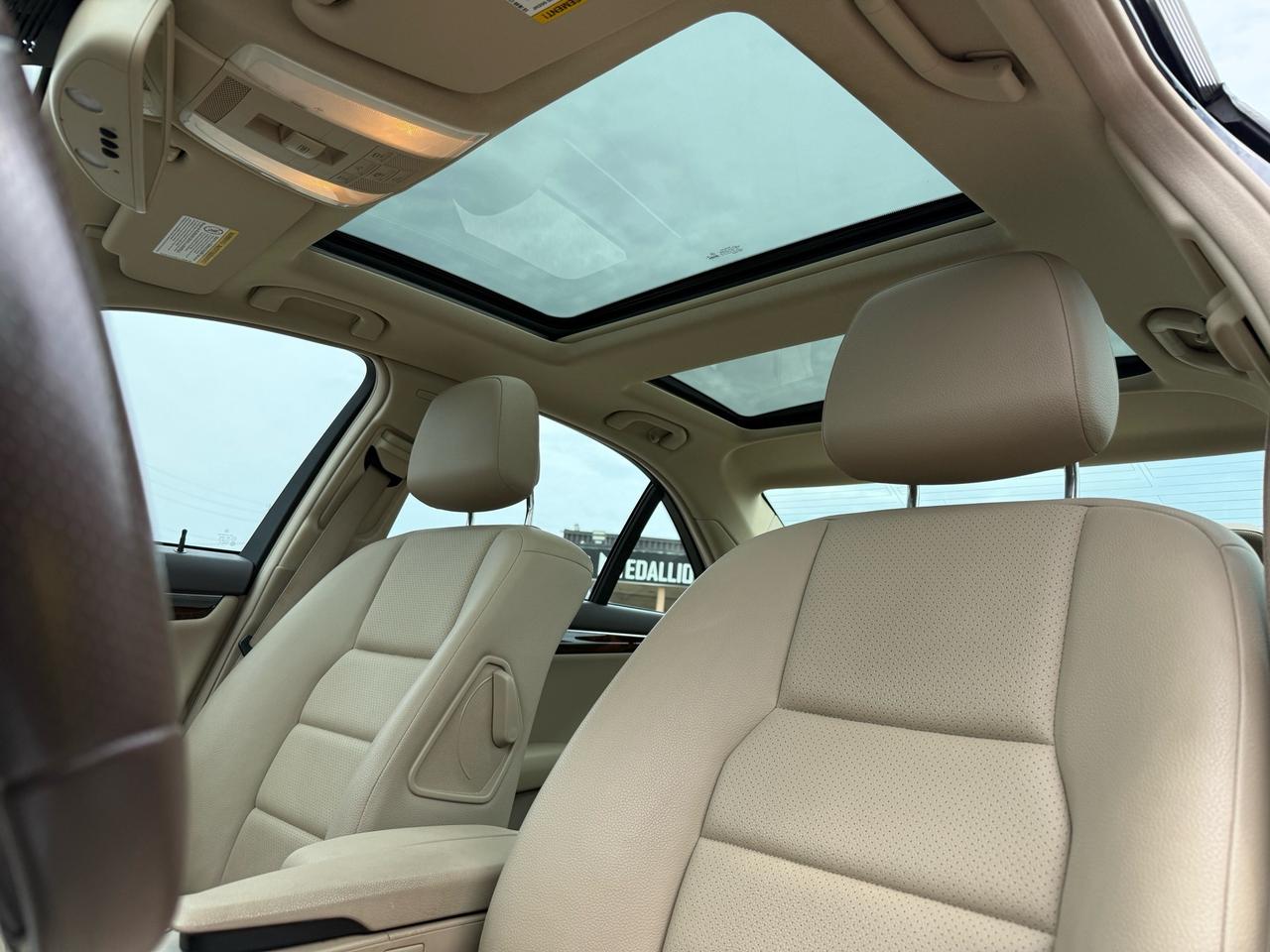 2012 Mercedes-Benz C-Class C 300 4MATIC  ONE OWNER CERTIFED MINT Photo