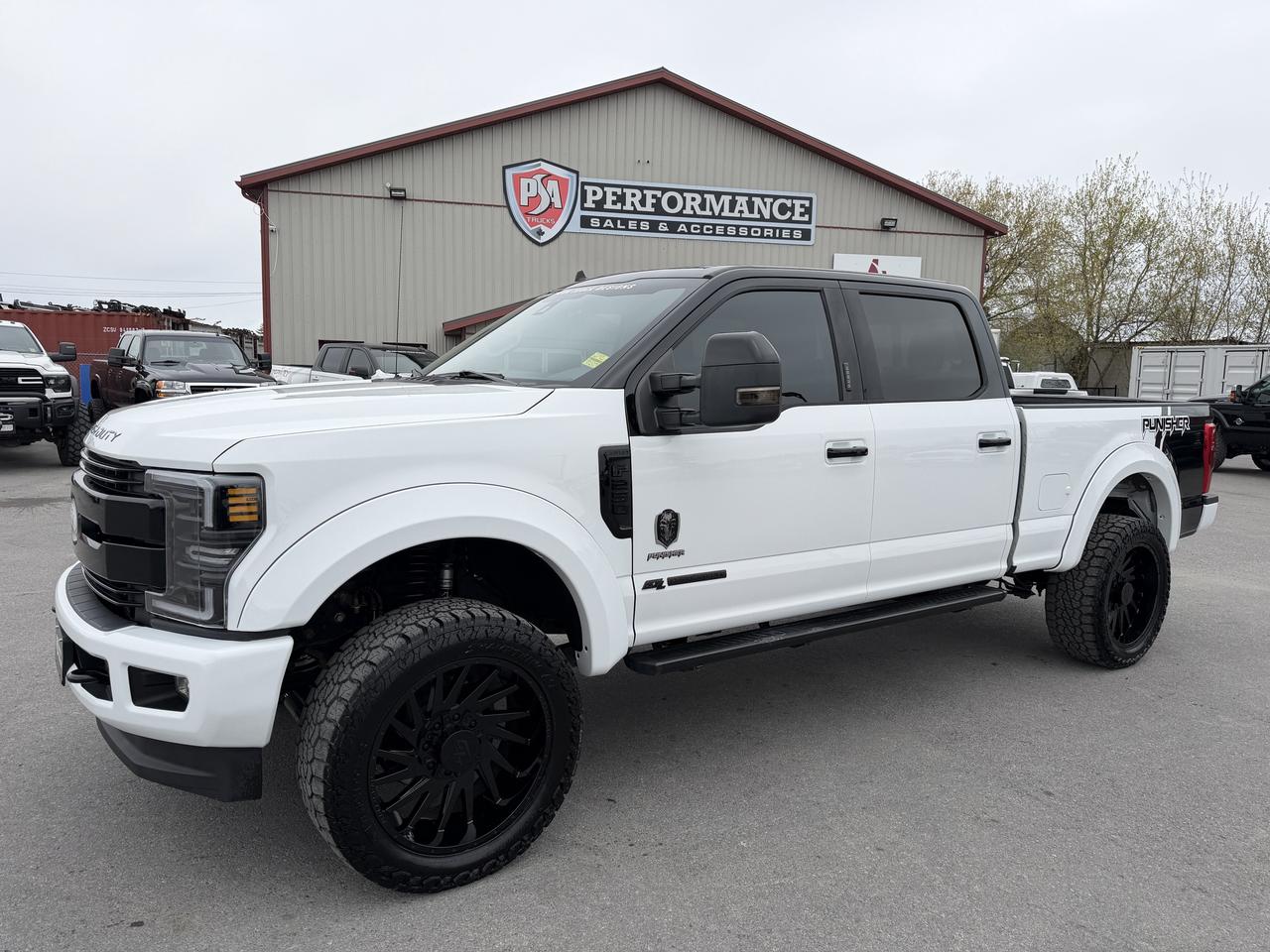 2019 Ford F-250 LARIAT PUNISHER EDITION!! Photo2