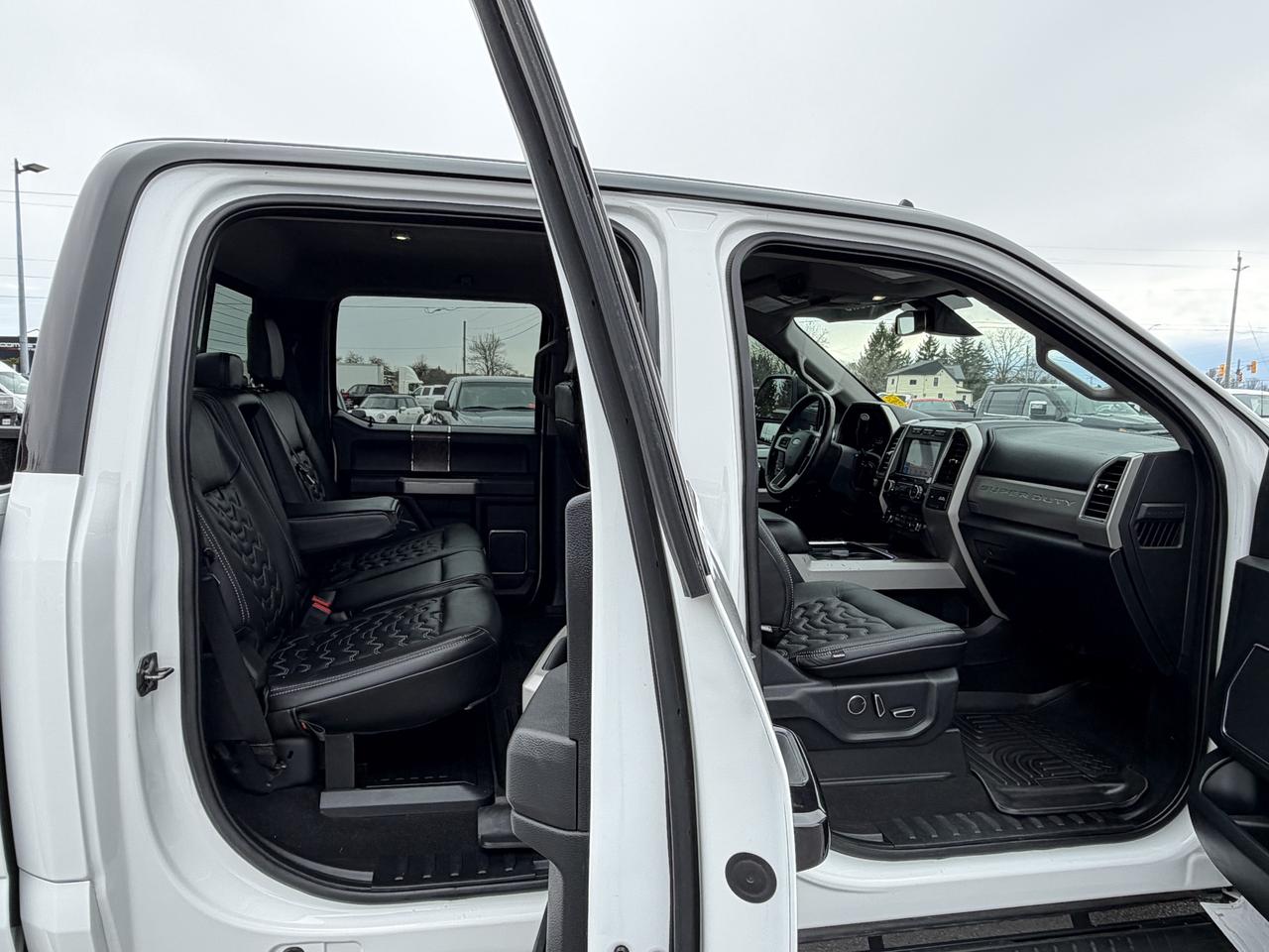 2019 Ford F-250 LARIAT PUNISHER EDITION!! Photo