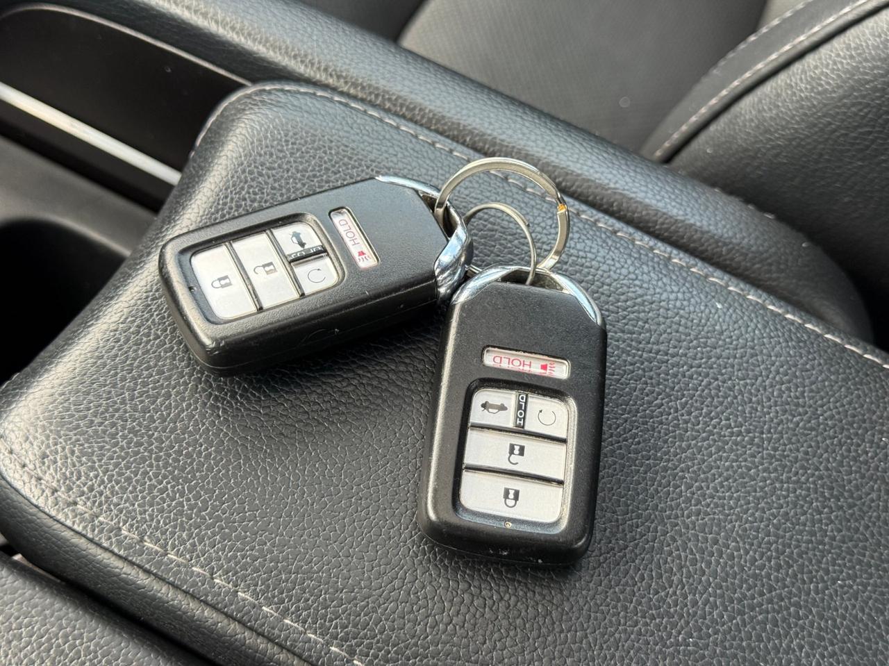 2018 Honda Civic TOURING   HEATED SEATS   REMOTE START   ADAPTIVE C Photo