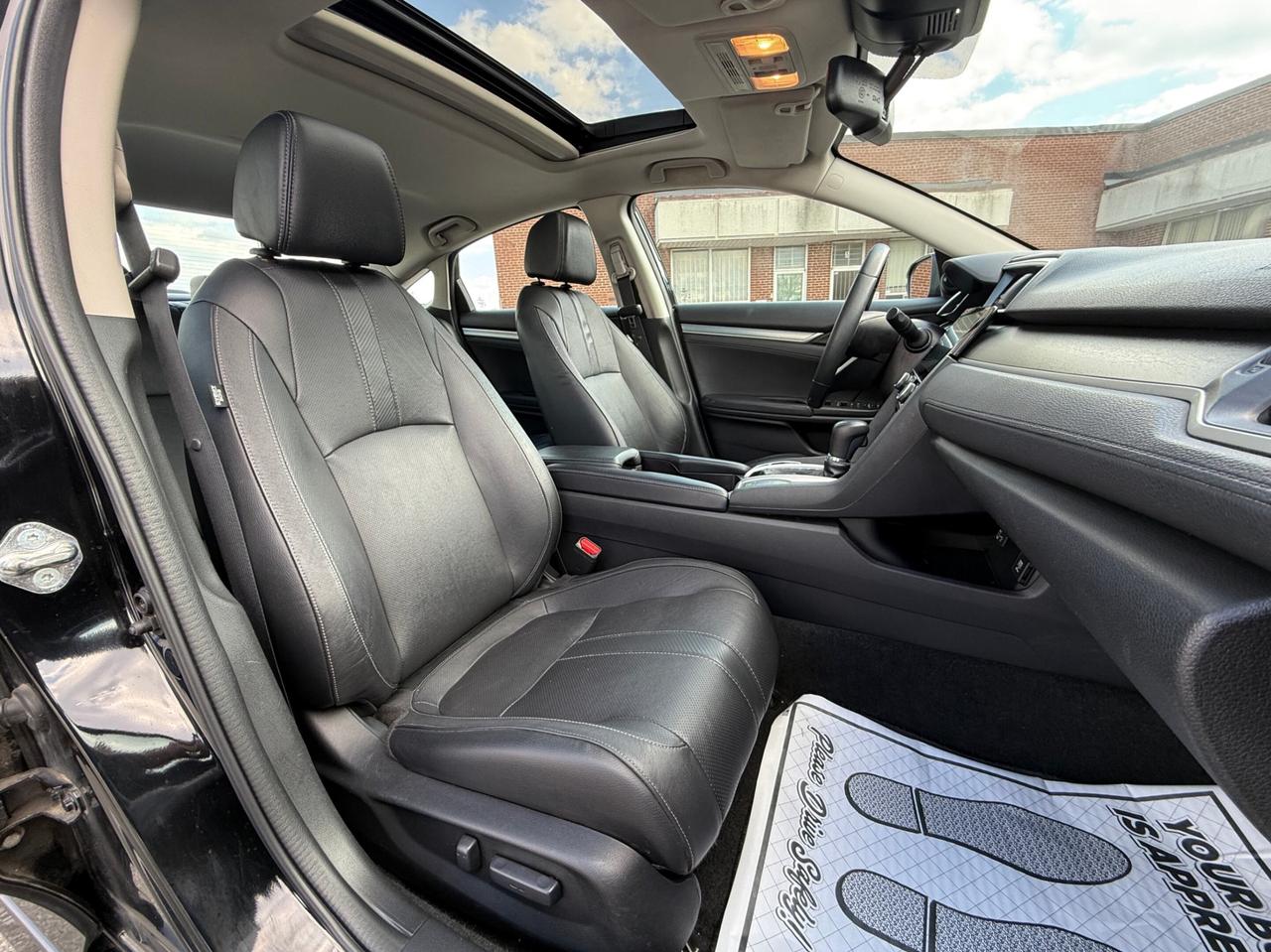 2018 Honda Civic TOURING   HEATED SEATS   REMOTE START   ADAPTIVE C Photo