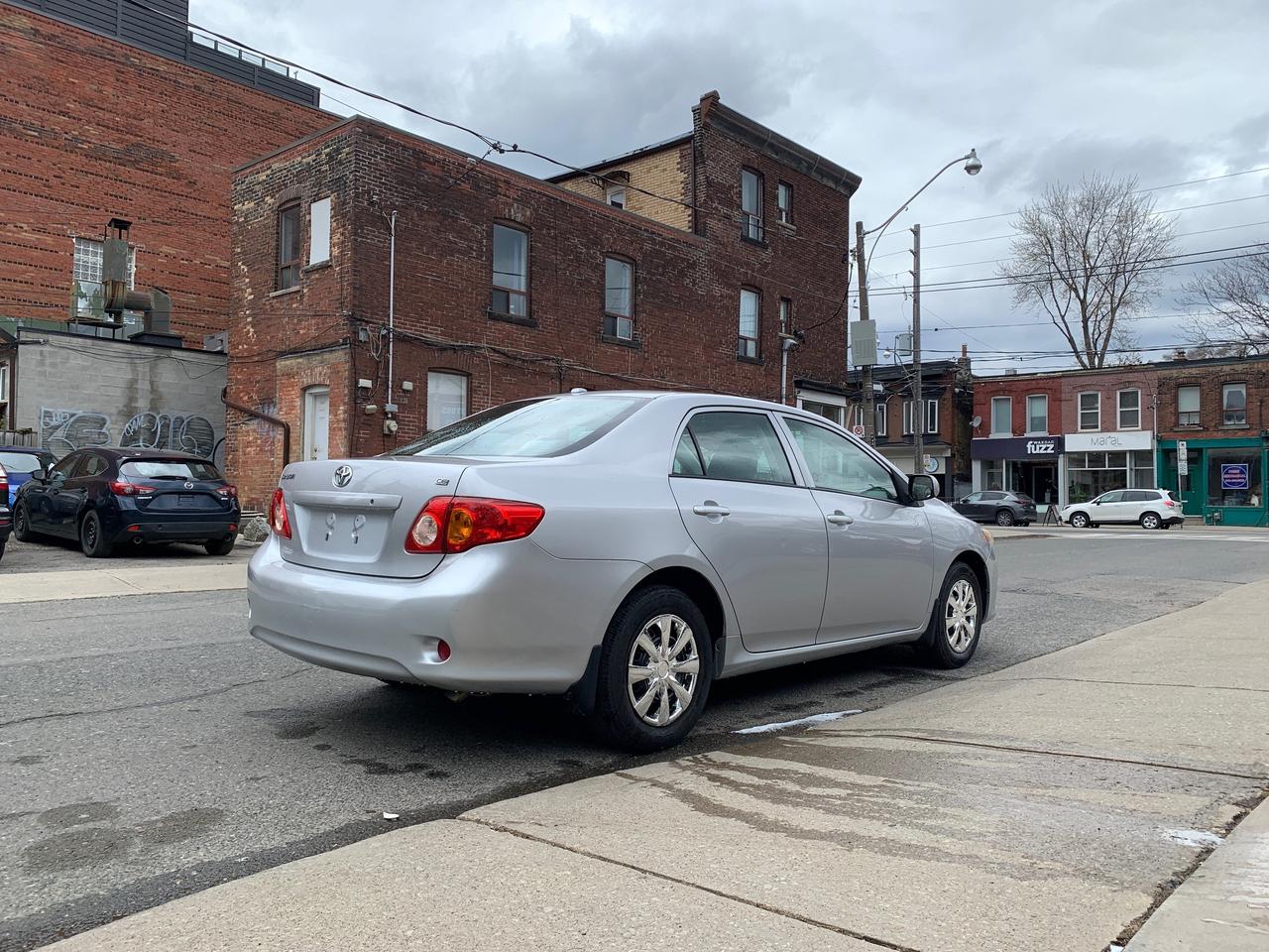 2010 Toyota Corolla 4DR SDN AUTO CE Photo4