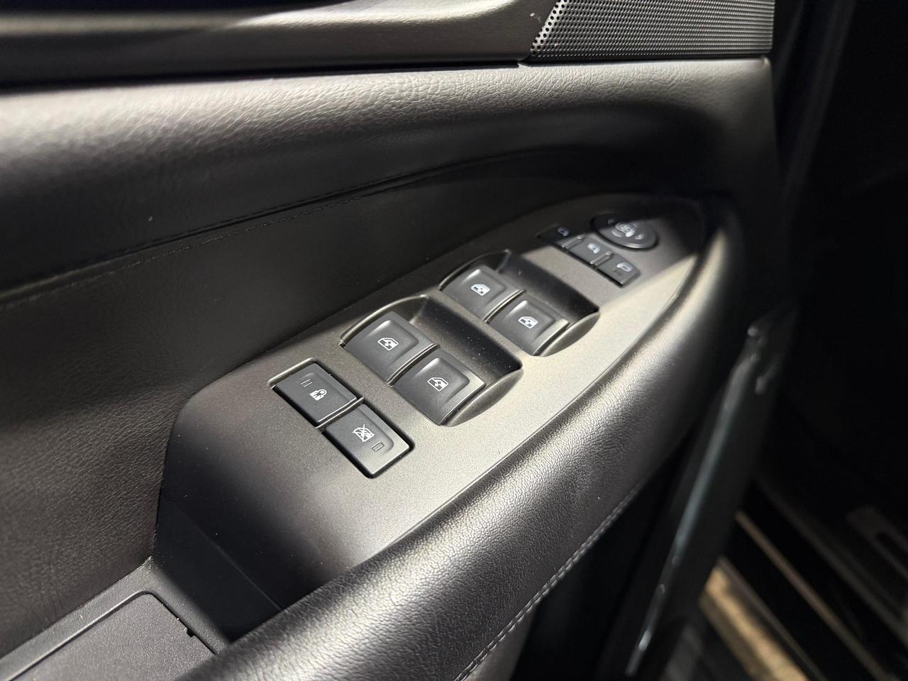 2016 Cadillac Escalade ESV PREMIUM/NO RUST/CLEAN CARFAX Photo