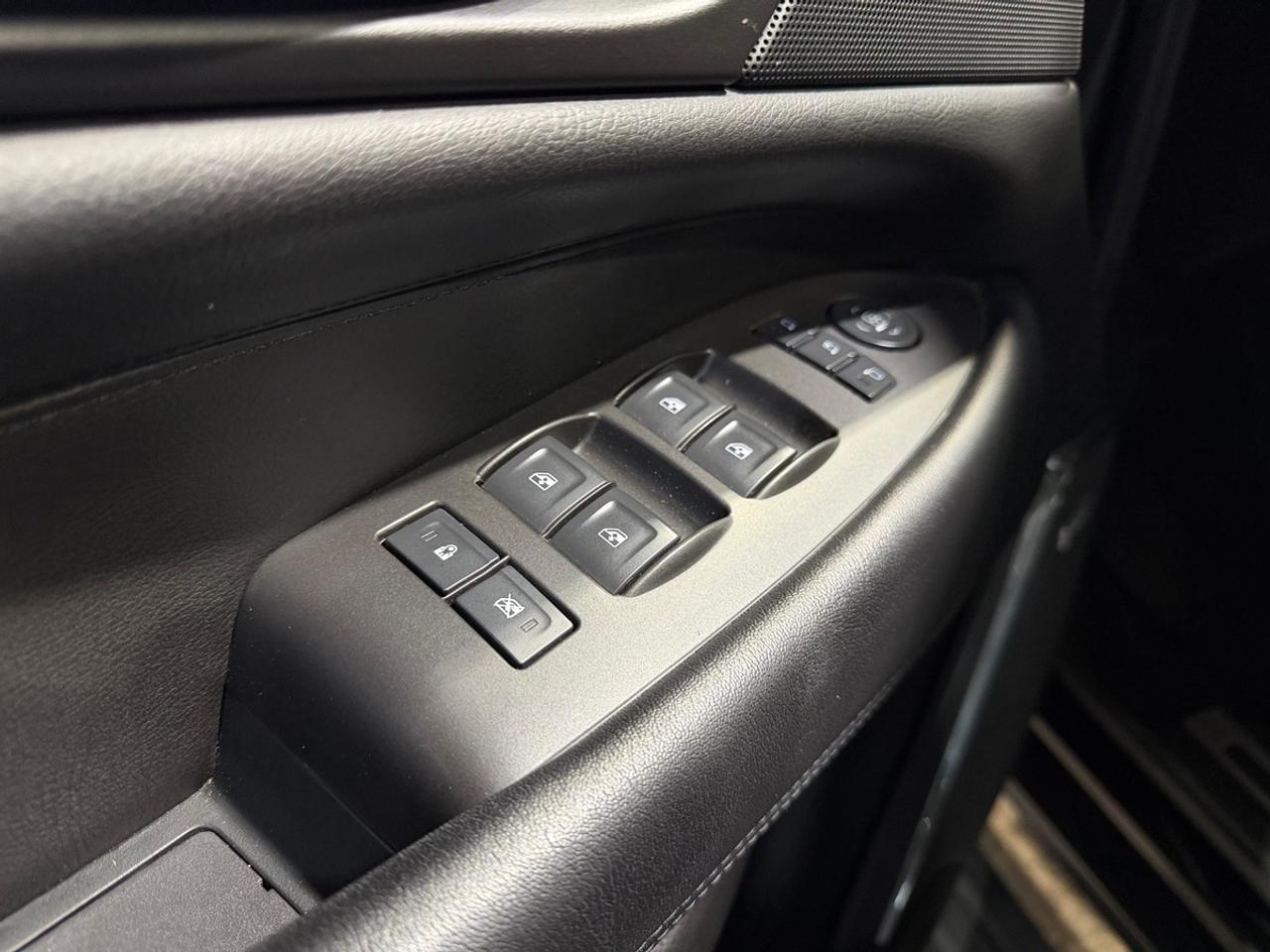 2016 Cadillac Escalade ESV PREMIUM/NO RUST/CLEAN CARFAX Photo