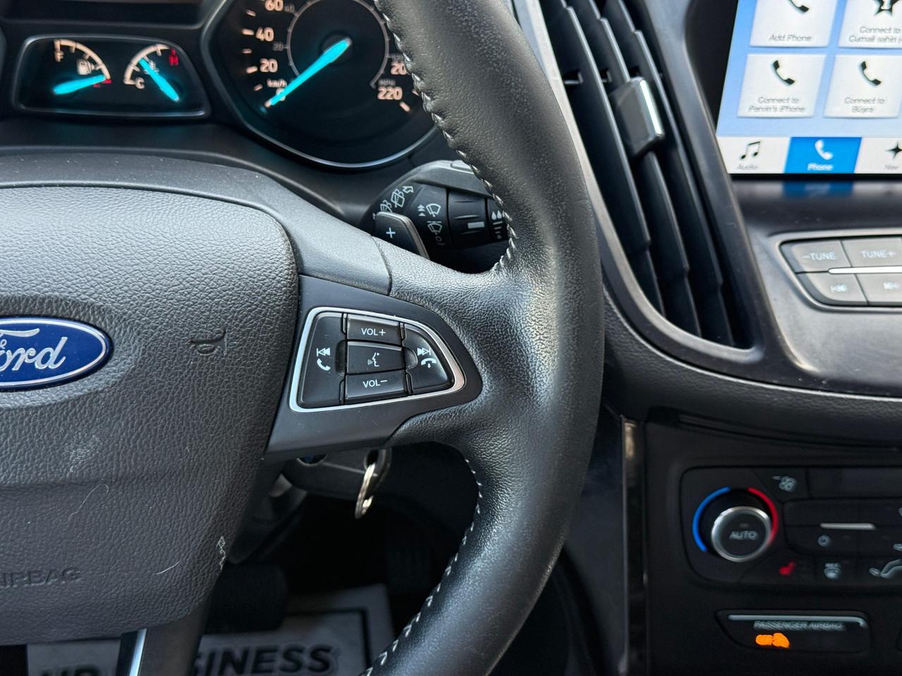 2017 Ford Escape SE   ECOBOOST   NO ACCIDENT Photo