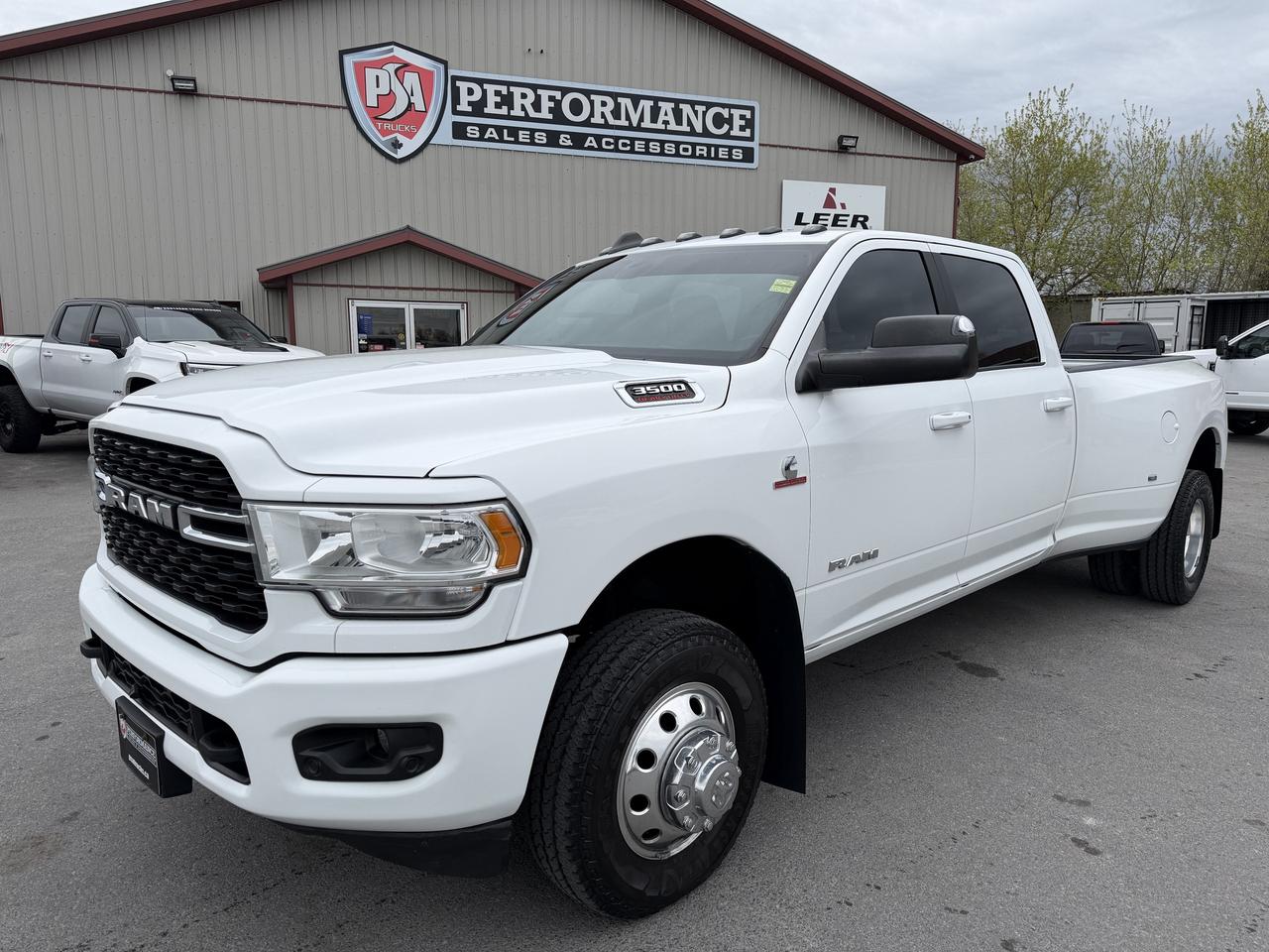 2022 RAM 3500 Big Horn 4x4 Crew Cab 8' Box Photo