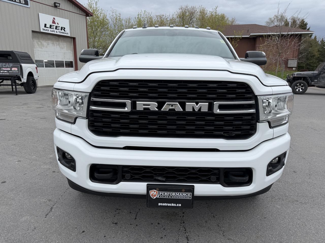 2022 RAM 3500 Big Horn 4x4 Crew Cab 8' Box Photo