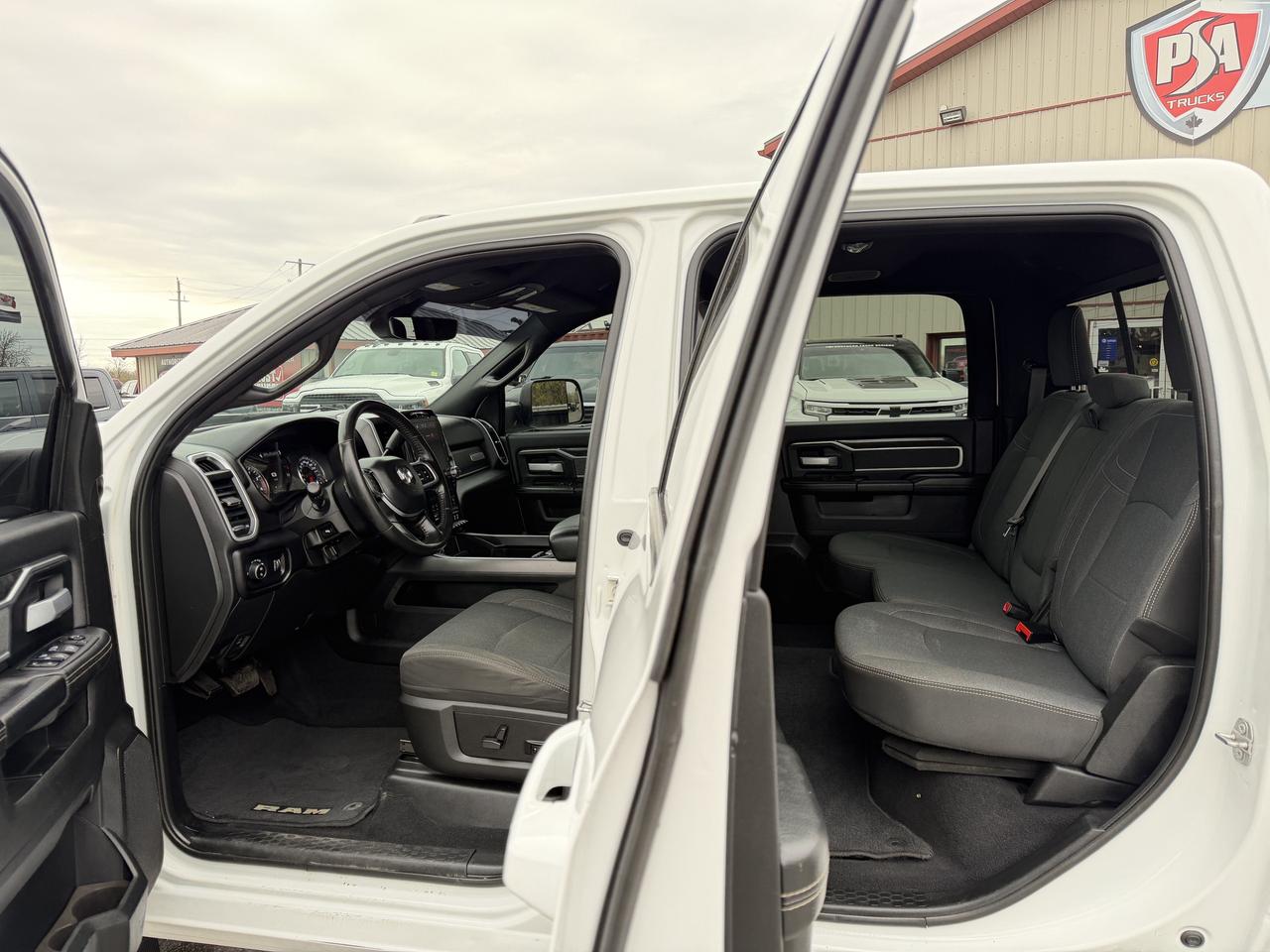 2022 RAM 3500 Big Horn 4x4 Crew Cab 8' Box Photo