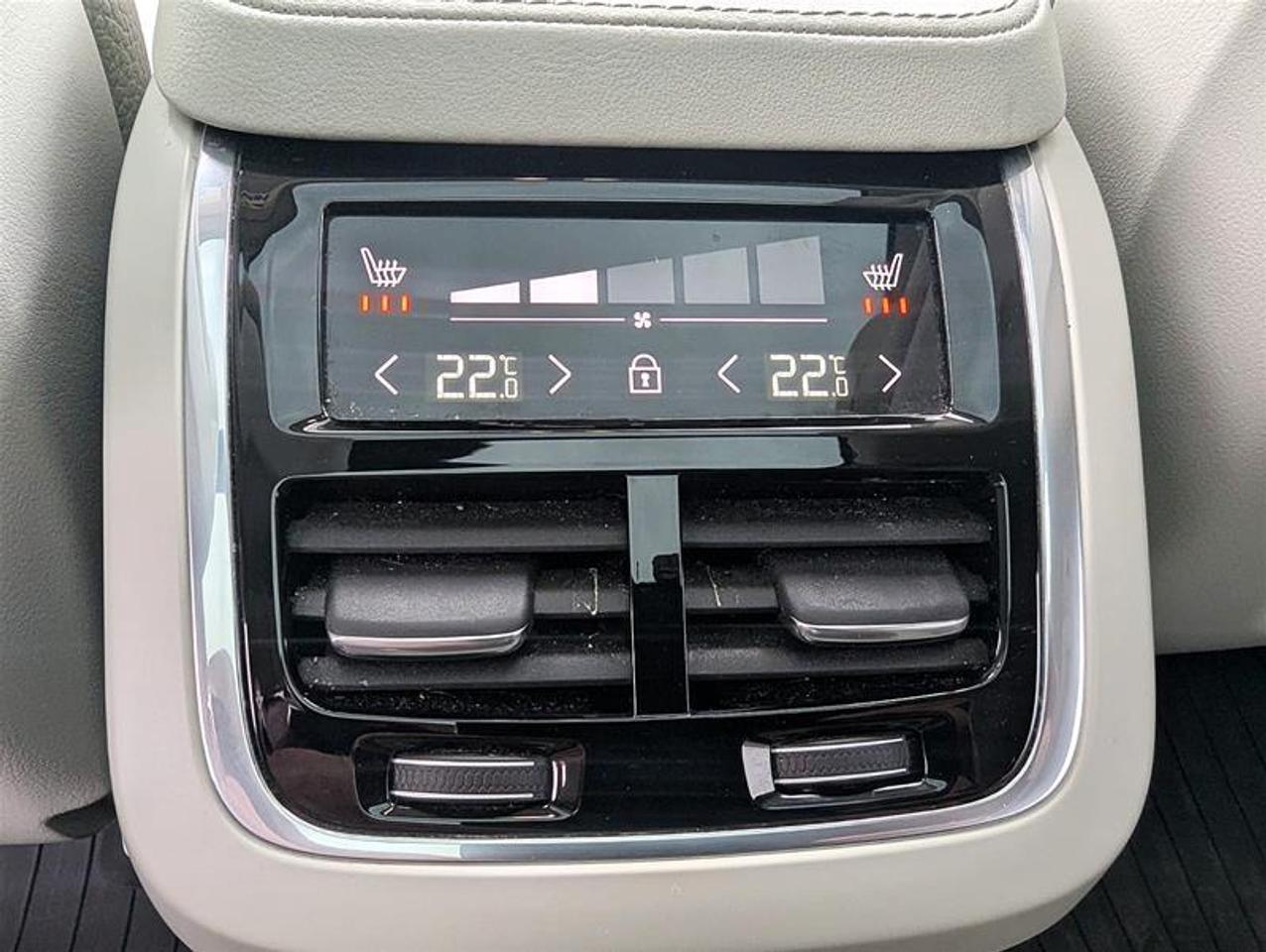 2024 Volvo XC90 B6 Plus   7 Pass   HK Audio   21s   Clean Photo