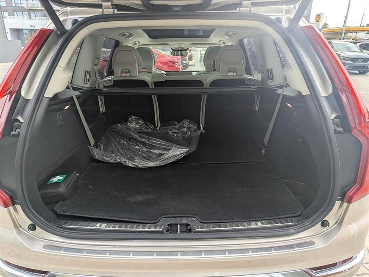 2024 Volvo XC90 B6 Plus   7 Pass   HK Audio   21s   Clean Photo
