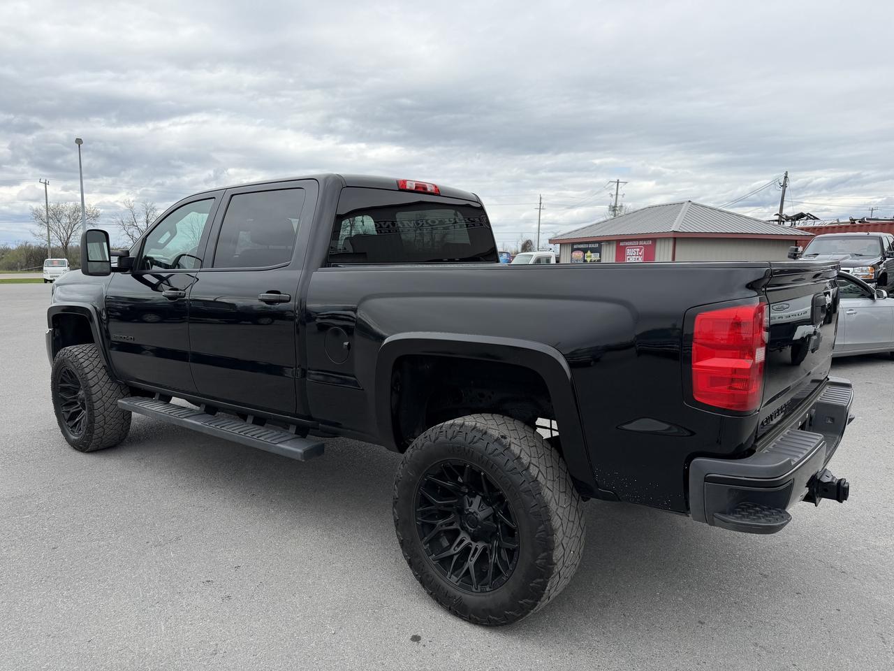 2015 Chevrolet SILVERADO 2500HD LTZ LIFT/WHEEL/TIRE PKG! Photo3