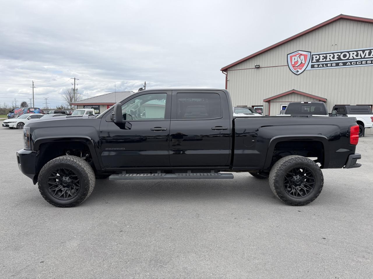 2015 Chevrolet SILVERADO 2500HD LTZ LIFT/WHEEL/TIRE PKG! Photo