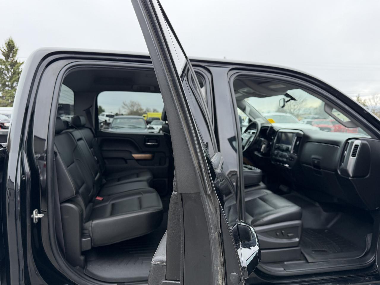 2015 Chevrolet SILVERADO 2500HD LTZ LIFT/WHEEL/TIRE PKG! Photo