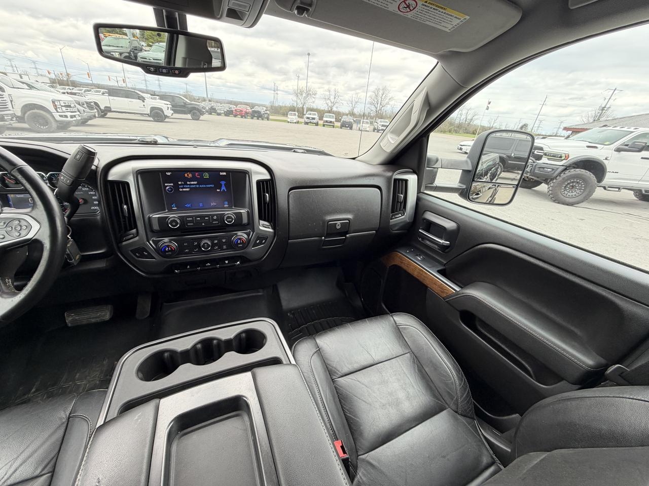 2015 Chevrolet SILVERADO 2500HD LTZ LIFT/WHEEL/TIRE PKG! Photo