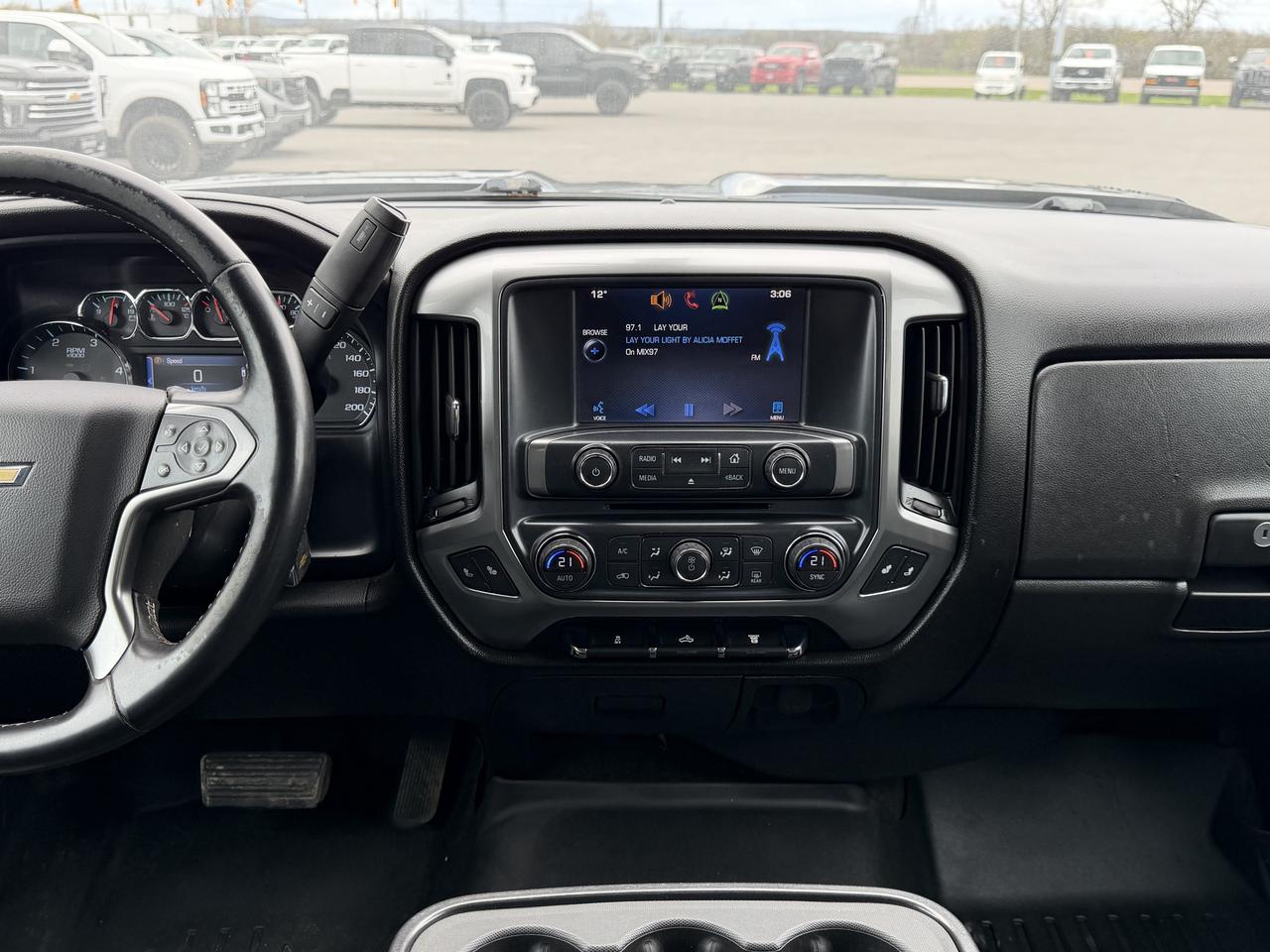 2015 Chevrolet SILVERADO 2500HD LTZ LIFT/WHEEL/TIRE PKG! Photo