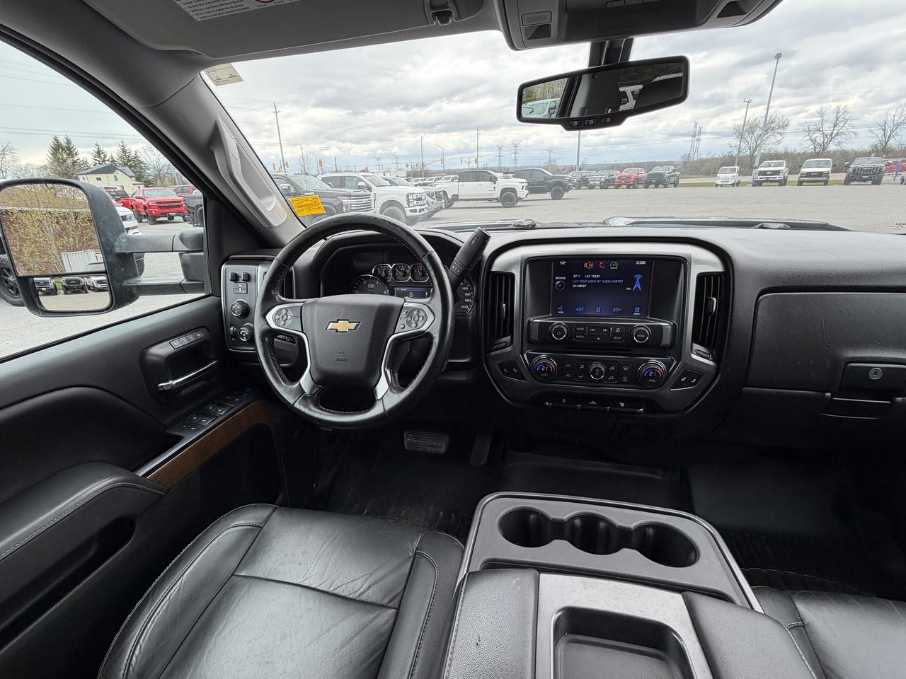 2015 Chevrolet SILVERADO 2500HD LTZ LIFT/WHEEL/TIRE PKG! Photo