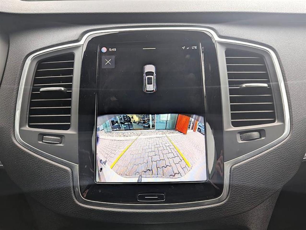 2024 Volvo XC90 B6 Core   7 Pass   Climate   AWD   Clean Photo