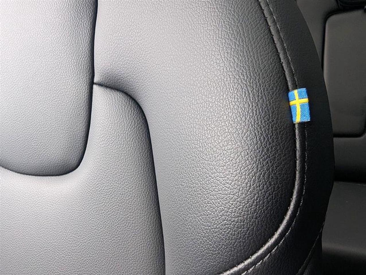2024 Volvo XC90 B6 Core   7 Pass   Climate   AWD   Clean Photo
