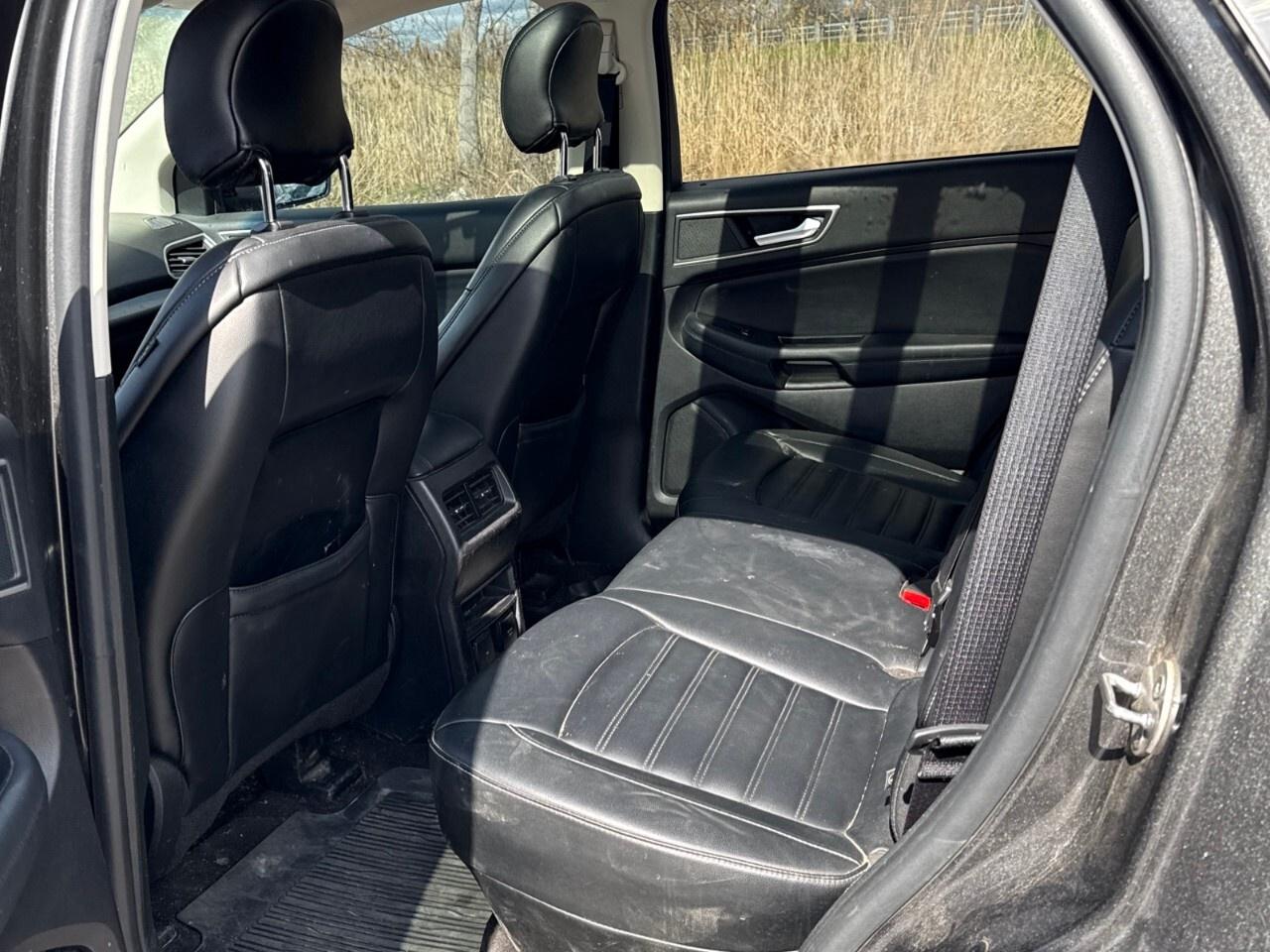 2019 Ford Edge SEL   TOW PKG   AWD   MOONROOF Photo