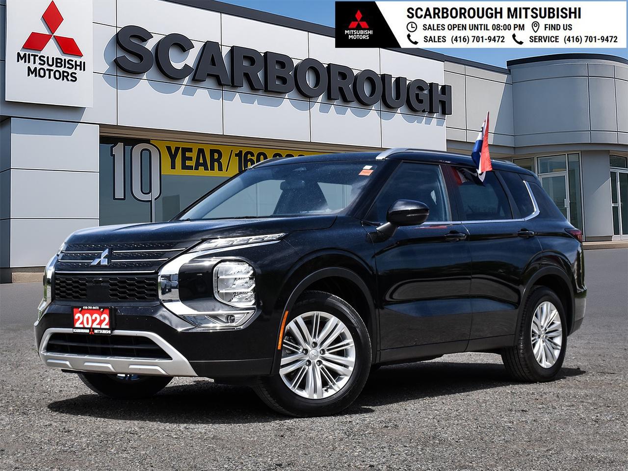 2022 Mitsubishi Outlander SE   4WD   Apple Carplay  Rear camera Photo0
