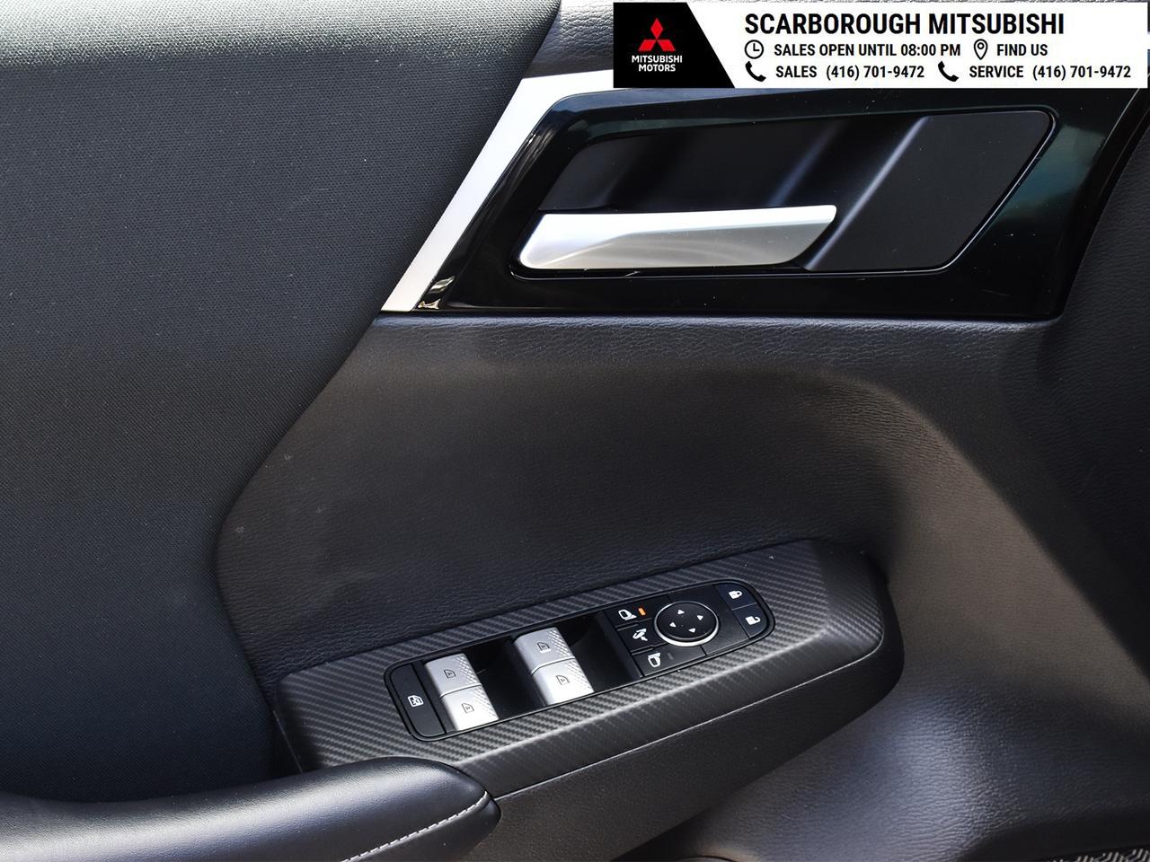 2022 Mitsubishi Outlander SE   4WD   Apple Carplay  Rear camera Photo