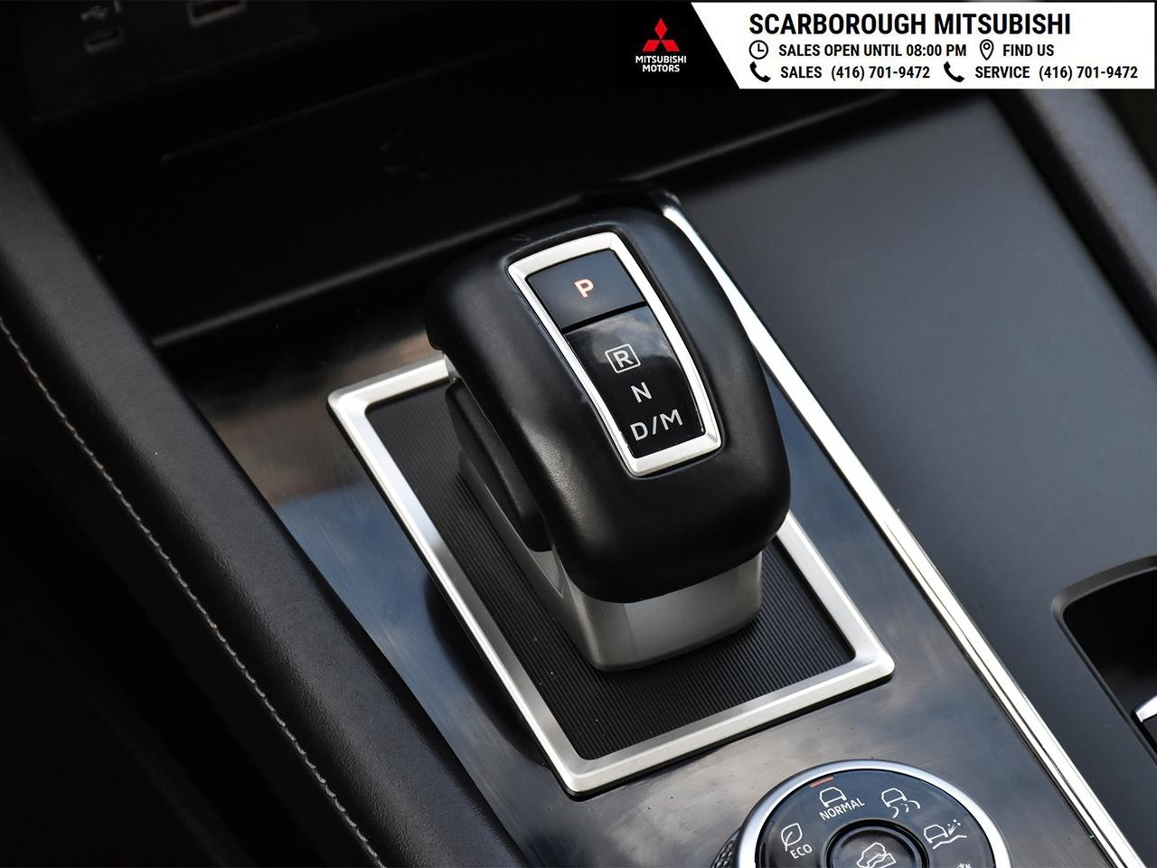 2022 Mitsubishi Outlander SE   4WD   Apple Carplay  Rear camera Photo