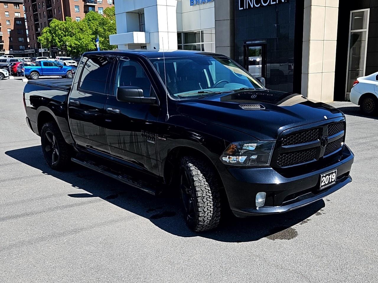 2019 RAM 1500 Classic ST   LOCAL 1 OWNER   NO ACCIDENTS Photo