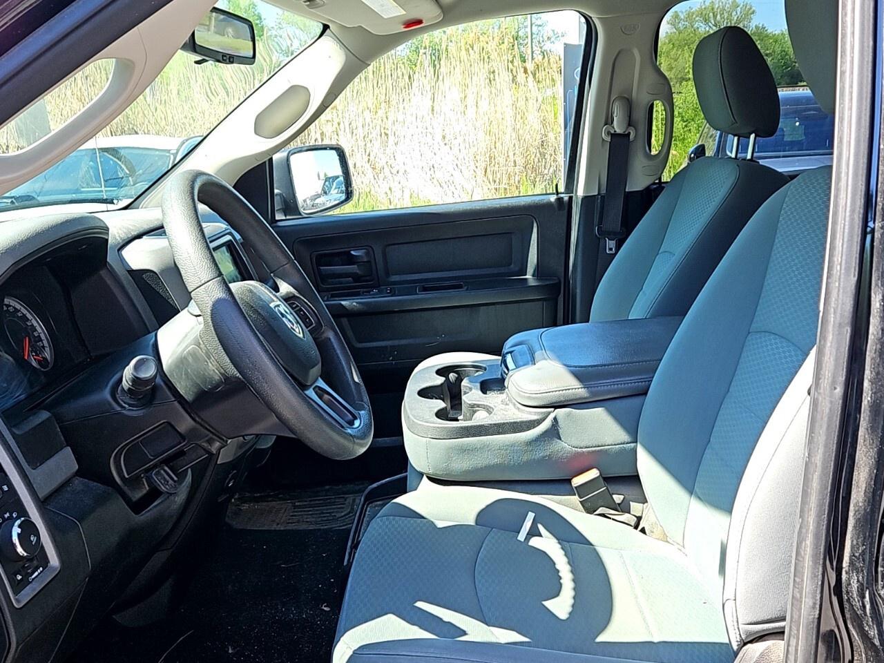 2019 RAM 1500 Classic ST   LOCAL 1 OWNER   NO ACCIDENTS Photo