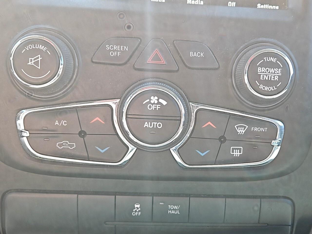 2019 RAM 1500 Classic ST   LOCAL 1 OWNER   NO ACCIDENTS Photo